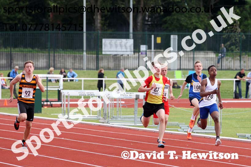 Boys under-15s 200 metres, Northern Under-13s, U-15s and 17s Championships. Photo: David T. Hewitson/Sports for All Pics